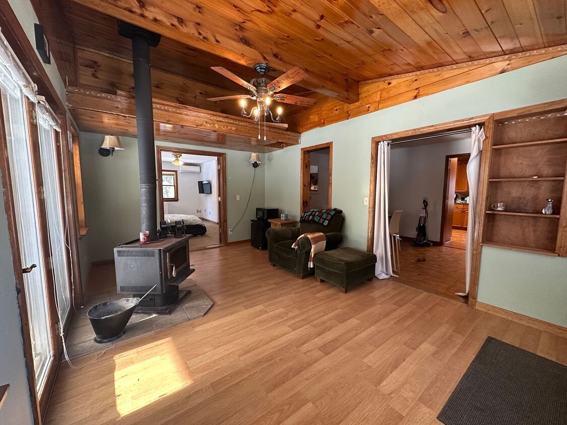 Furnished 1-Bedroom Primary Suite - Furnished 1-Bedroom Primary Suite