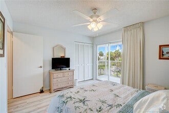 Building Photo - 5532 NE Gulfstream Way