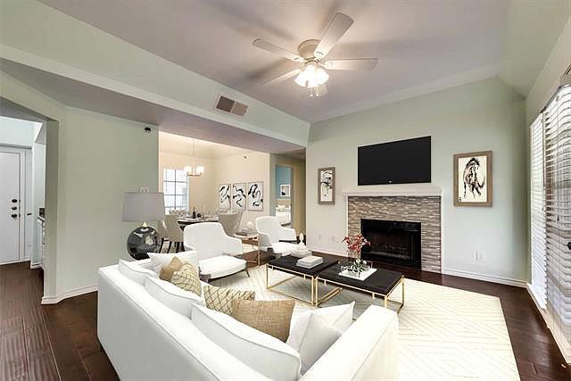 Building Photo - 3105 San Jacinto St