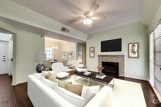 Building Photo - 3105 San Jacinto St