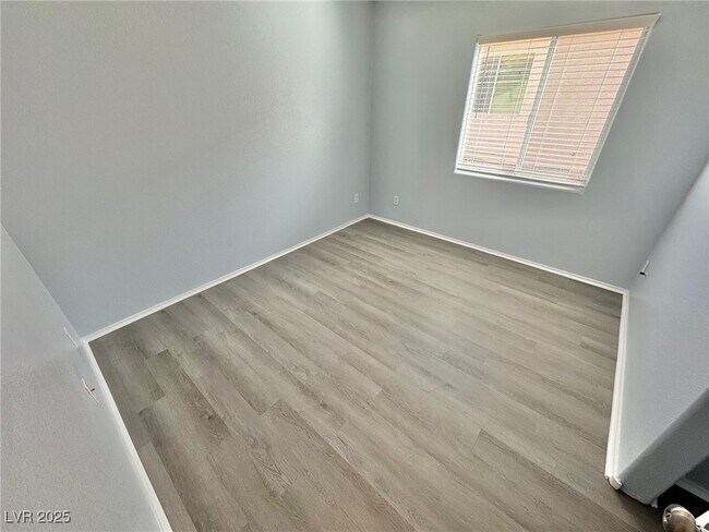 Foto del edificio - 2276 Chestnut Ranch Ave