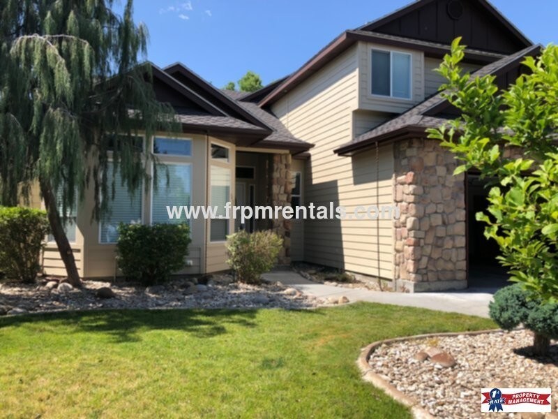 Foto principal - 539 W Oakhampton Dr