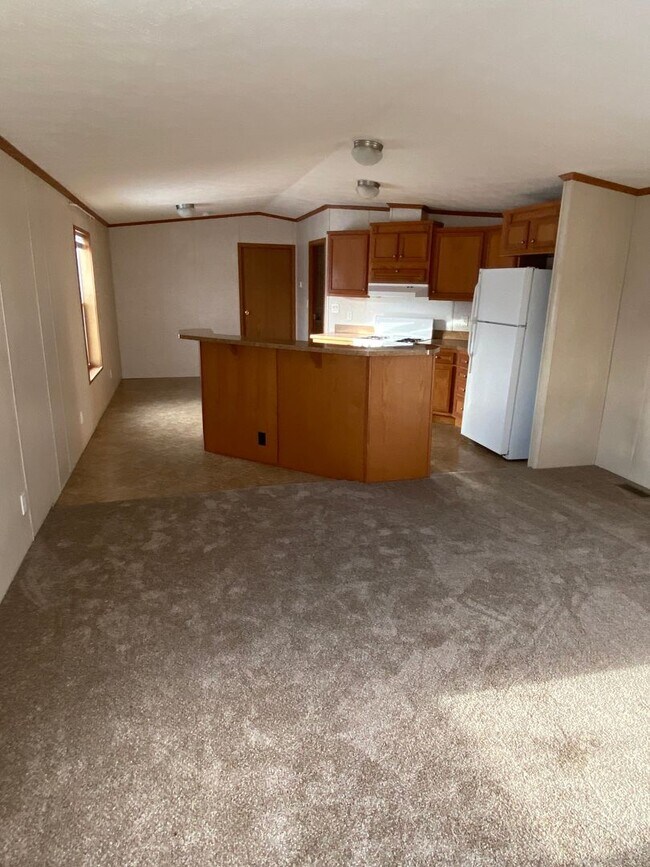 Building Photo - 3 bd 2ba Available Today!