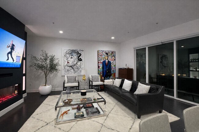 Foto del edificio - 300 E 4th St