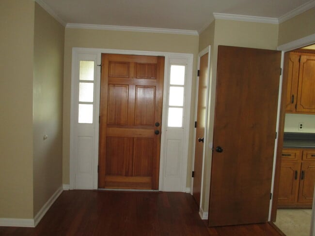 Building Photo - 4 Ashley St