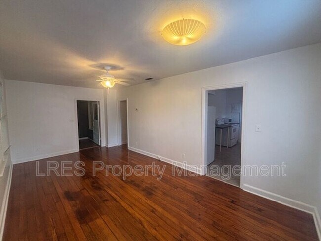 Foto del edificio - 1618 E Livingston St