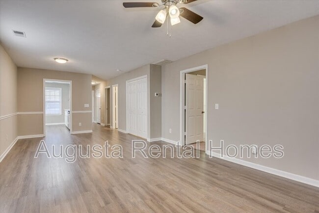 Building Photo - 108 Kelly Dr