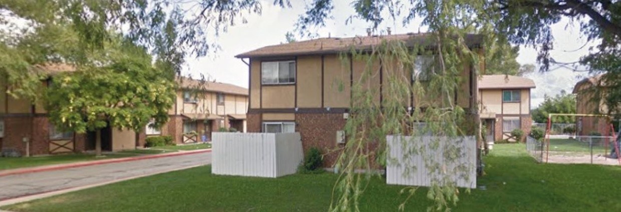 Building Photo - Parkwood Apartments