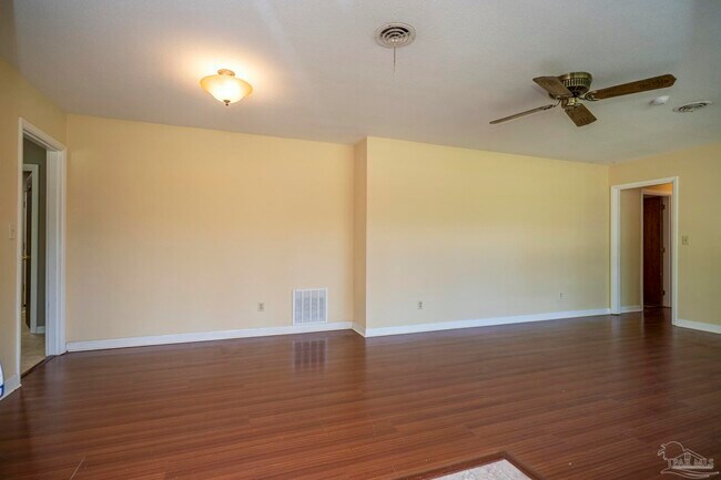 Foto del edificio - 3955 Tom Ln Dr