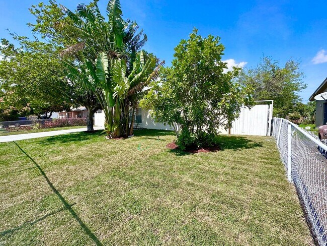 Building Photo - 4845 Andros Dr