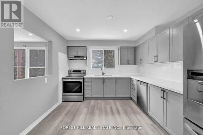 Building Photo - 494 Elgin St W