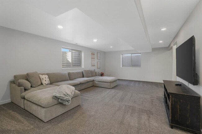 Building Photo - 956 S 1525 W