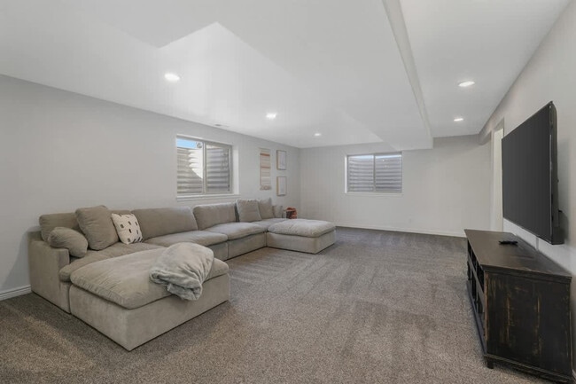 Building Photo - 956 S 1525 W