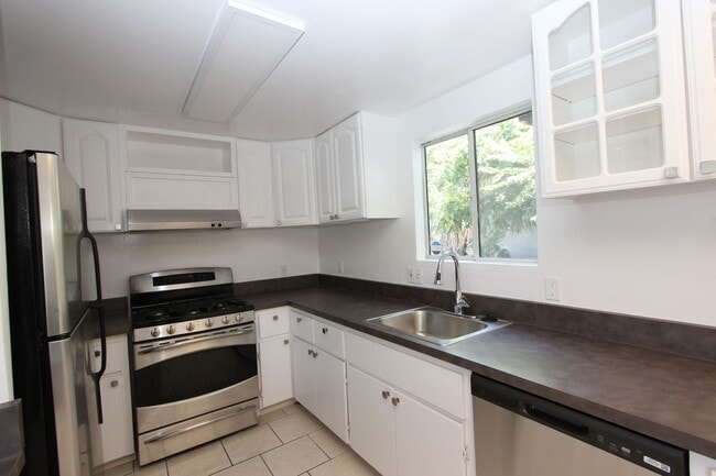 Building Photo - 4095 Thorn St