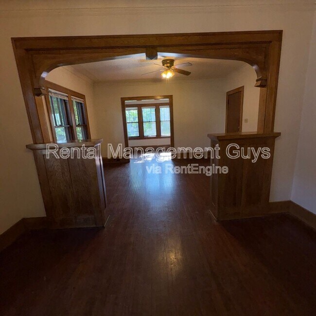 Foto del edificio - 709 N Oliver Ave