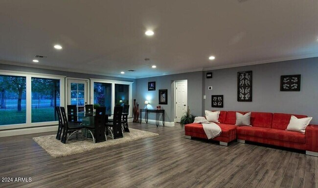 Foto del edificio - 1137 W Edgemont Ave