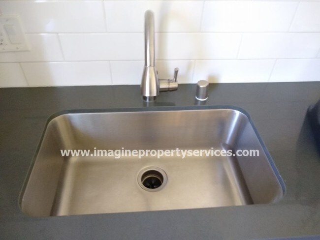Building Photo - Gorgeous Remodeled Home with large backyard