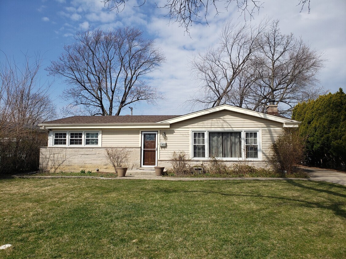 Primary Photo - 2544 Bel Air Dr