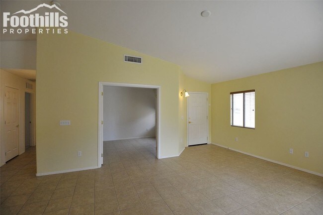 Foto del edificio - Rancho Del Lago newer subdivision.