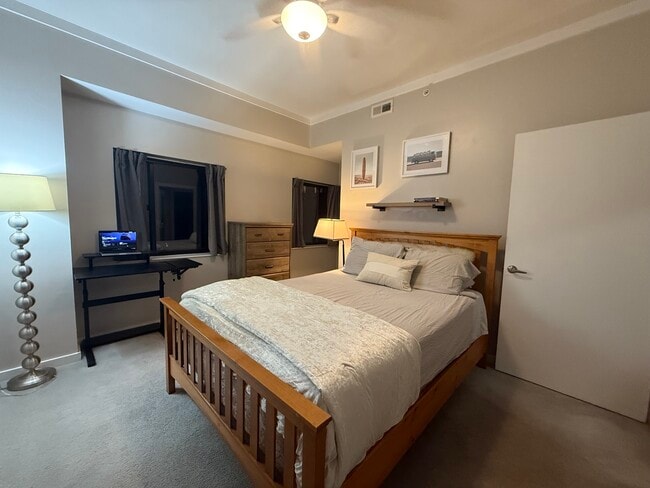 Foto del edificio - 715 N Church St