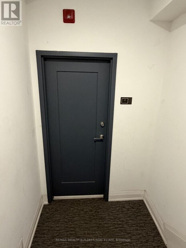 Photo du bâtiment - 215 Jarvis St