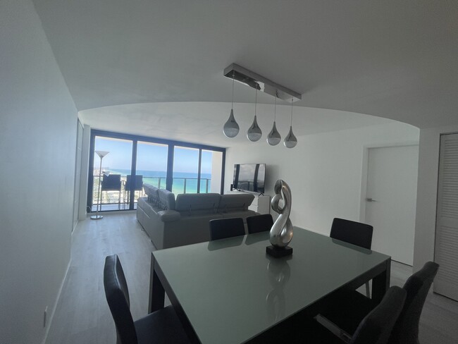 Foto del edificio - 2301 S Ocean Dr