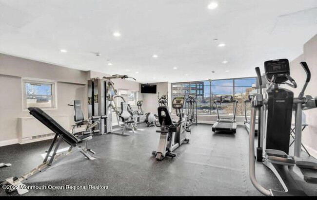 gym - 28 Riverside Ave