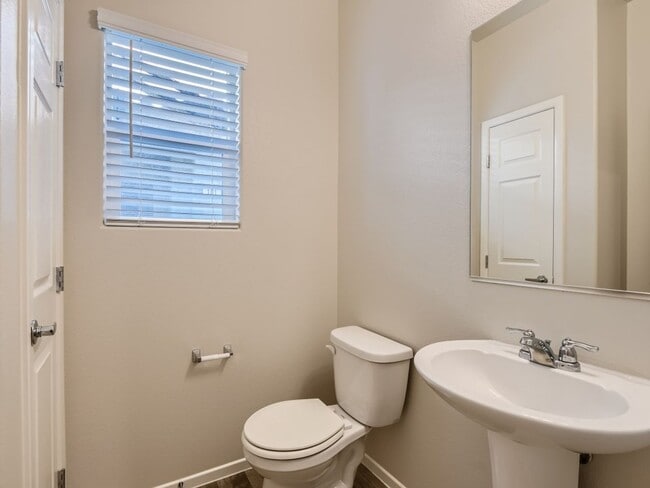 Foto del edificio - Like New and ready for you!!!!