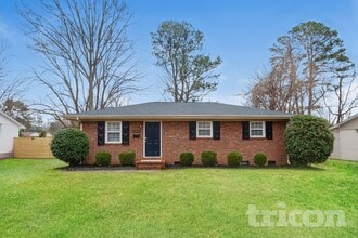 Building Photo - 4300 Oak Forest Dr