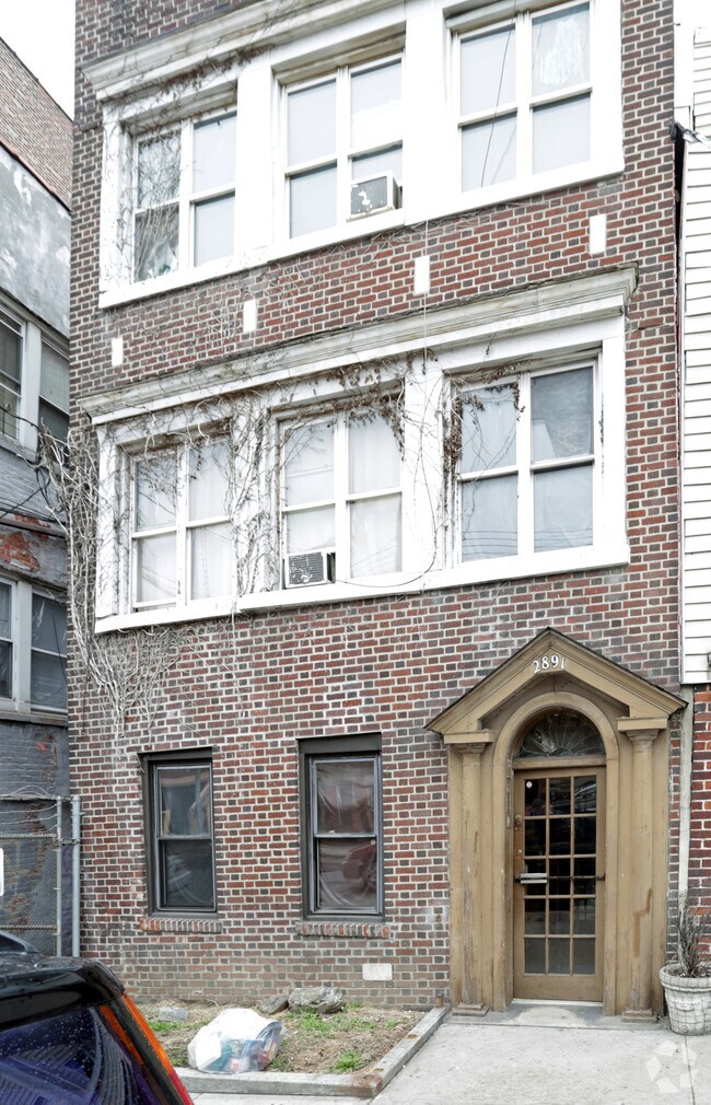 Building Photo - 2891 Valentine