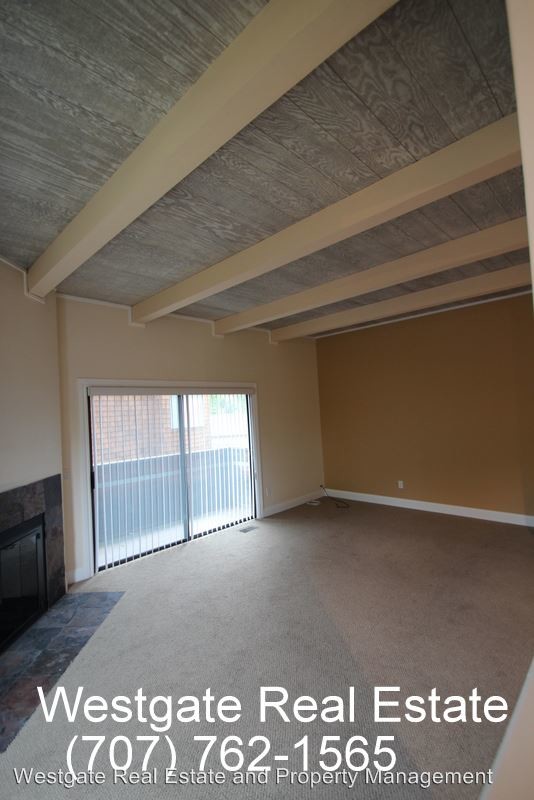 Building Photo - 3 br, 3.5 bath House - 1 Liberty Lane