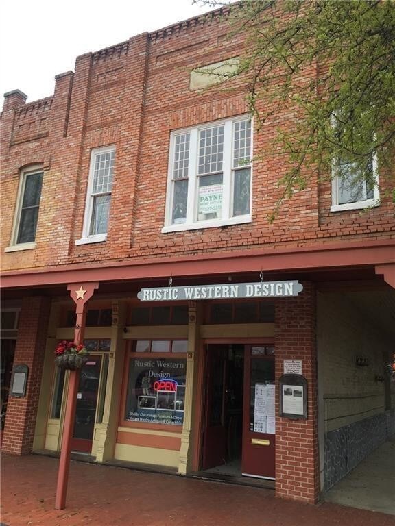 Primary Photo - 141 Historic Town Square