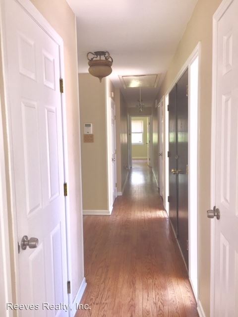 Building Photo - 966 Highpoint Dr E