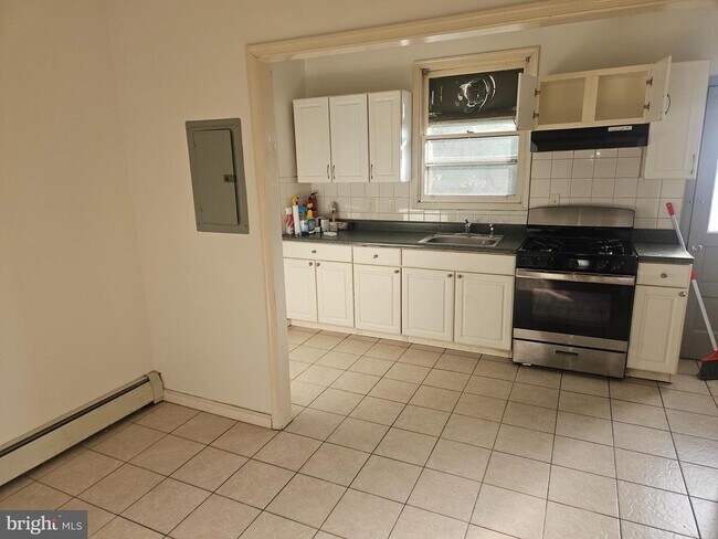 Foto del edificio - 106 N 11th St