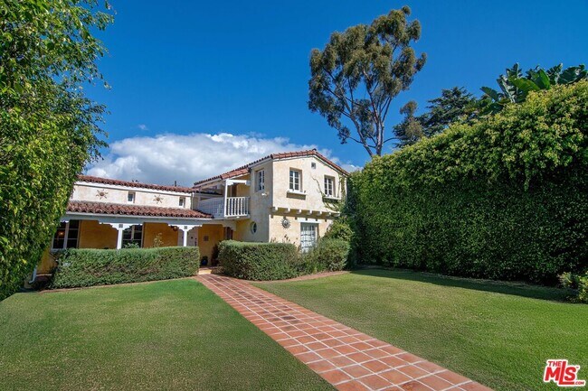 Foto del edificio - 731 San Vicente Blvd