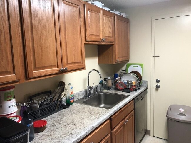 Building Photo - 9 Post Oak Ln