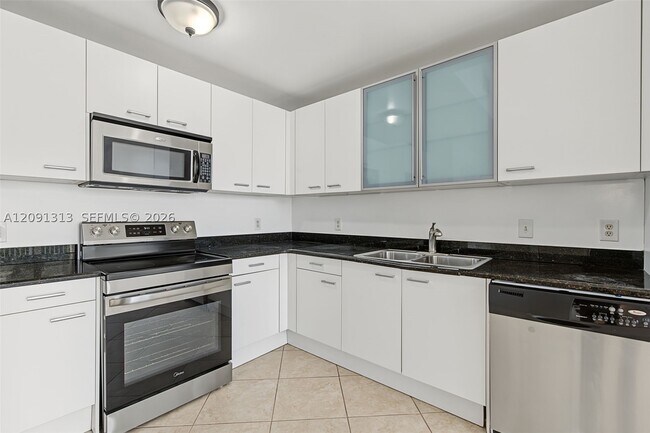 Foto del edificio - 1350 NW 8th Ct