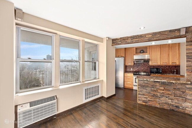 Kitchen - 8605 60th Rd