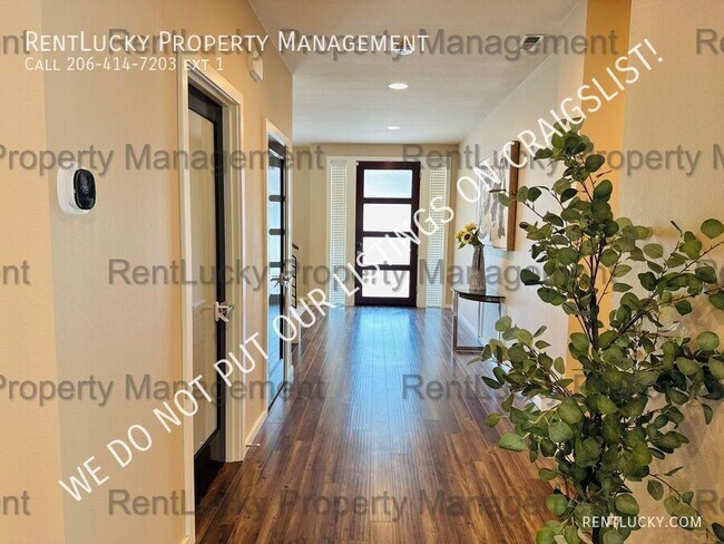 Building Photo - 34601 56th Ct S