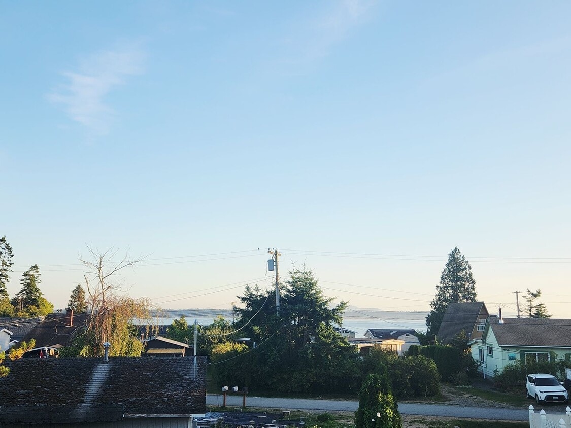 Primary Photo - Easy access to the Birch Bay Coastline! La...