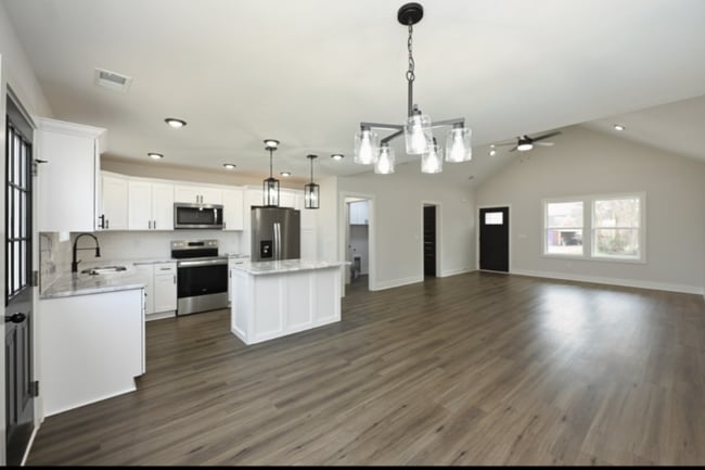 Building Photo - 1609 Elizabeth Rd