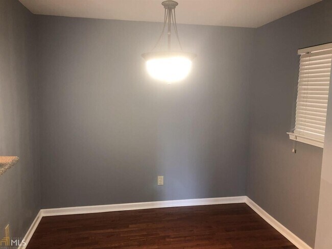 Building Photo - 2213 Huntingdon Chase
