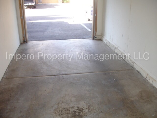 Building Photo - 1322 N 85th Pl