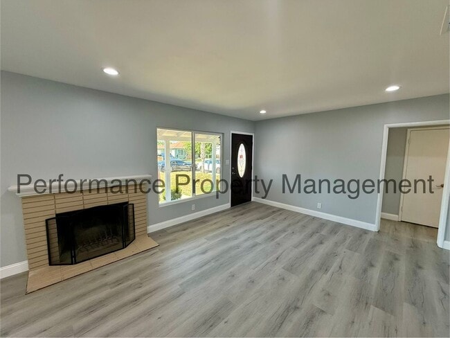 Building Photo - 3720 Apache Ave