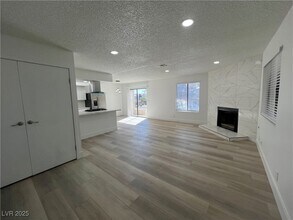 Building Photo - 1498 Tamareno Cir