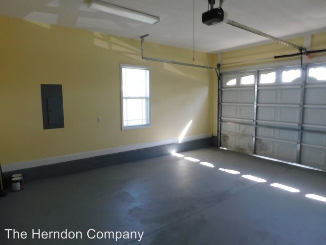 Building Photo - 4 br, 2 bath House - 4424 Wisteria Lane