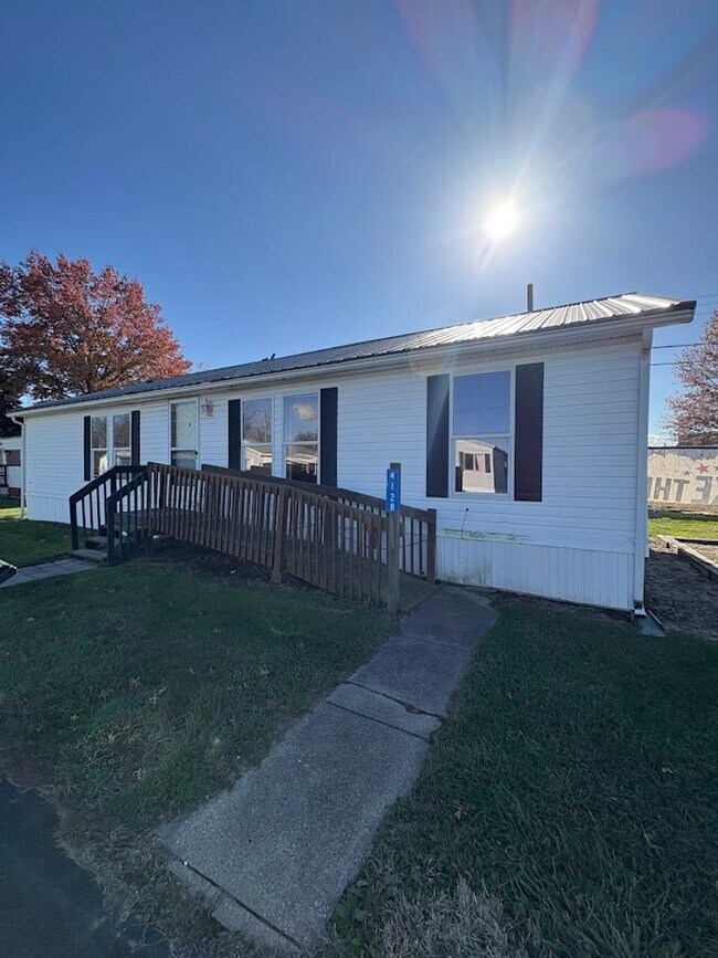 Foto del edificio - Three bedroom two bathroom home for rent