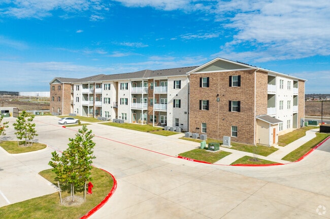 Building Photo - Whispering Pointe Apartments