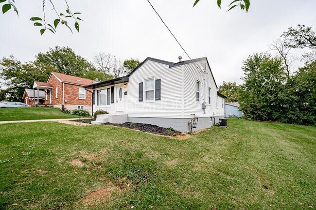 Building Photo - 3016 Rex Ave