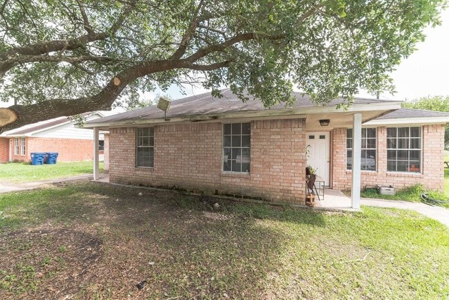 Building Photo - 209 Hunters Ln